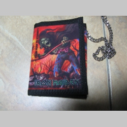 Iron Maiden, hrubá, pevná, textilná peňaženka s retiazkou a karabínkou